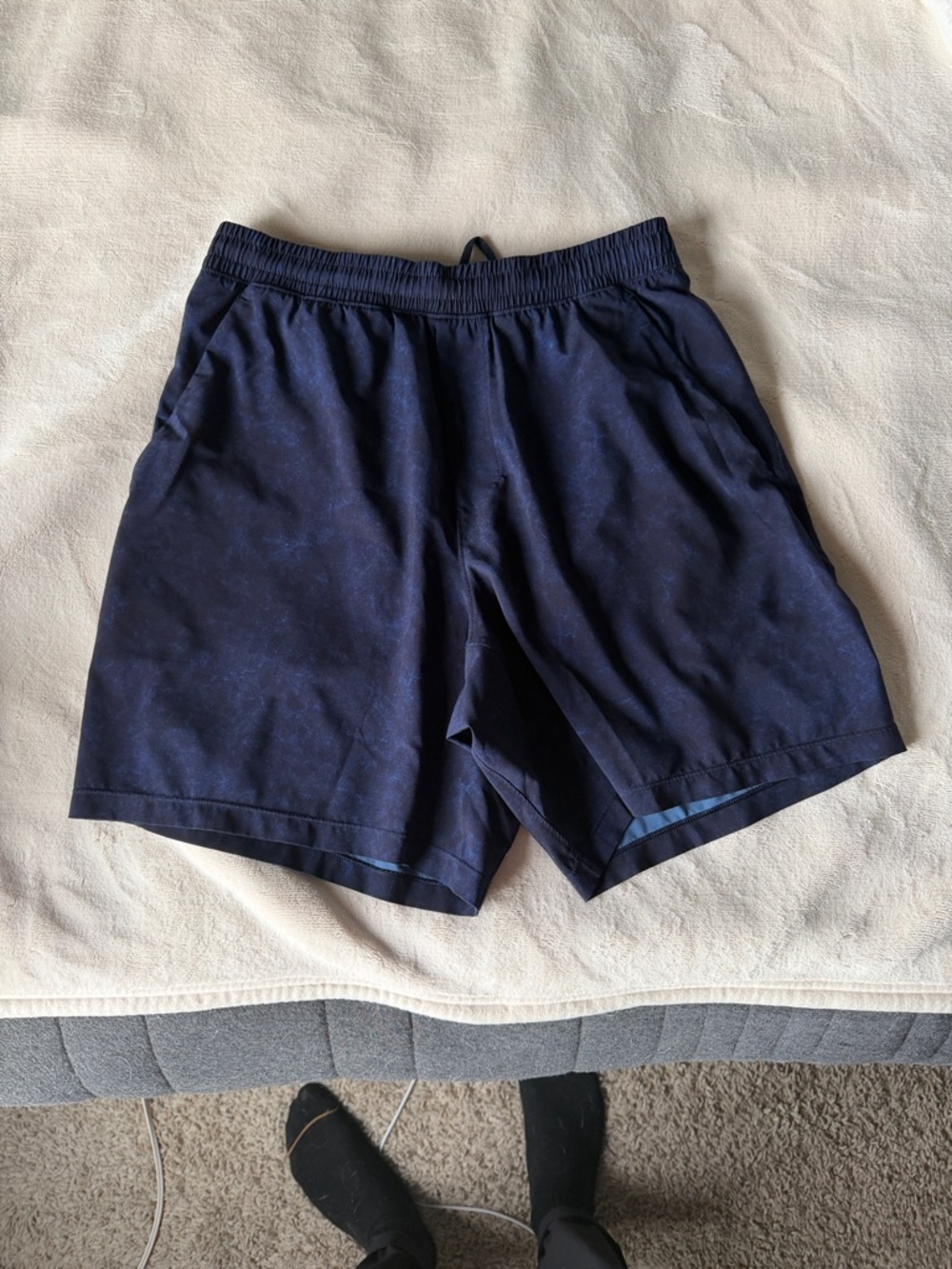 Navy Lululemon 5” Pacebreaker shorts - Medium